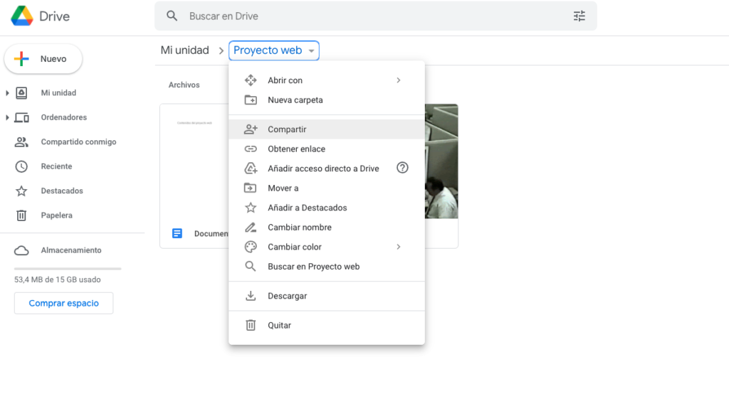 Menú desplegable para compartir tu carpeta de Drive con otras personas.