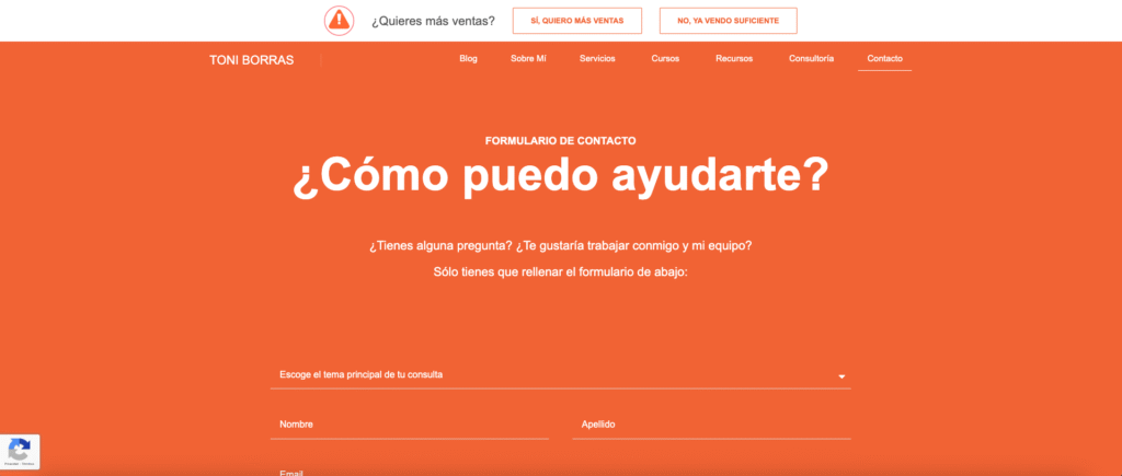 Página de contacto de Toni Borras que usa el color naranja 